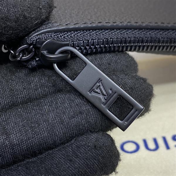 2026122105435544 810